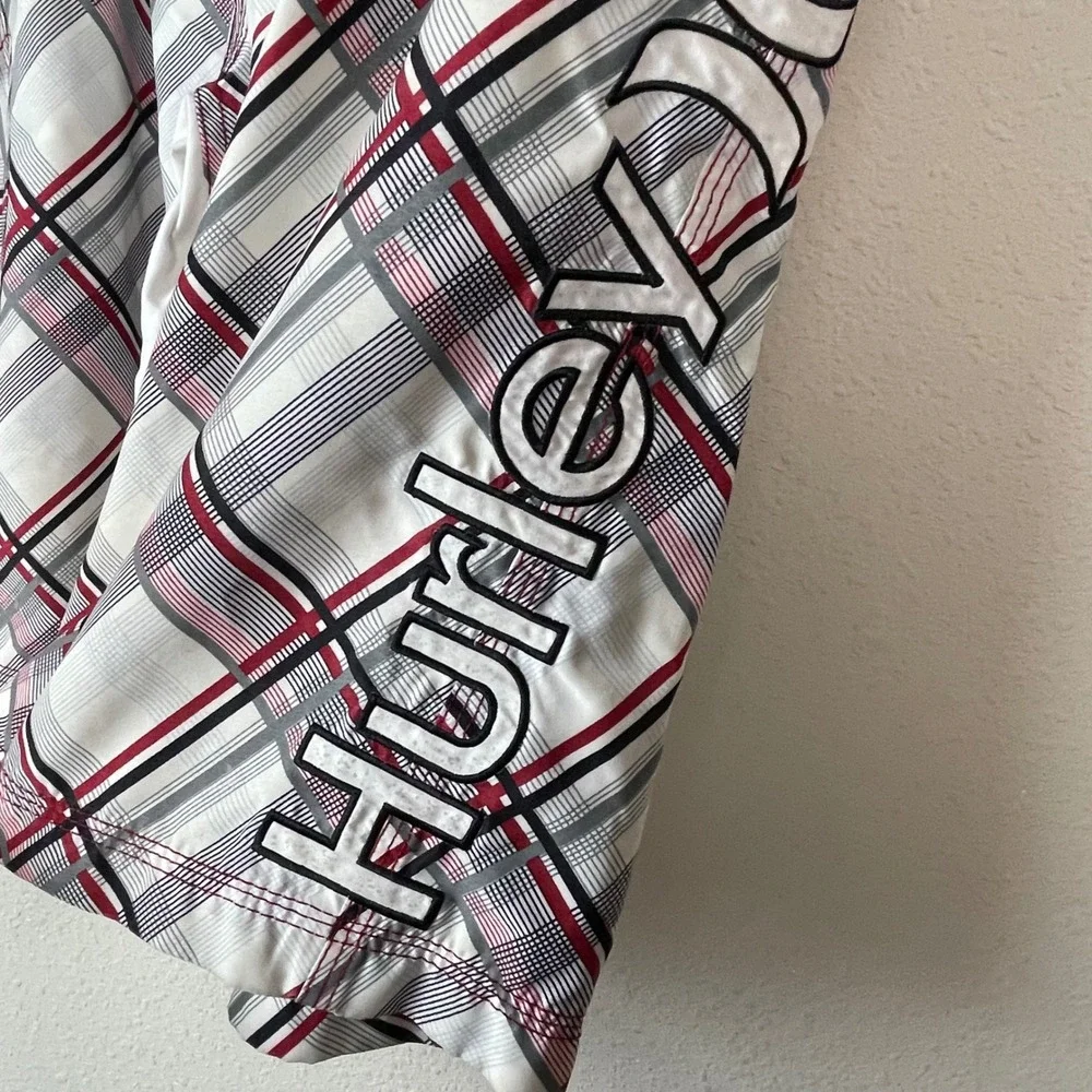 Hurley Mens Plaid Board Shorts White Red Black‎ Cargo Pocket MB04PN Size 34